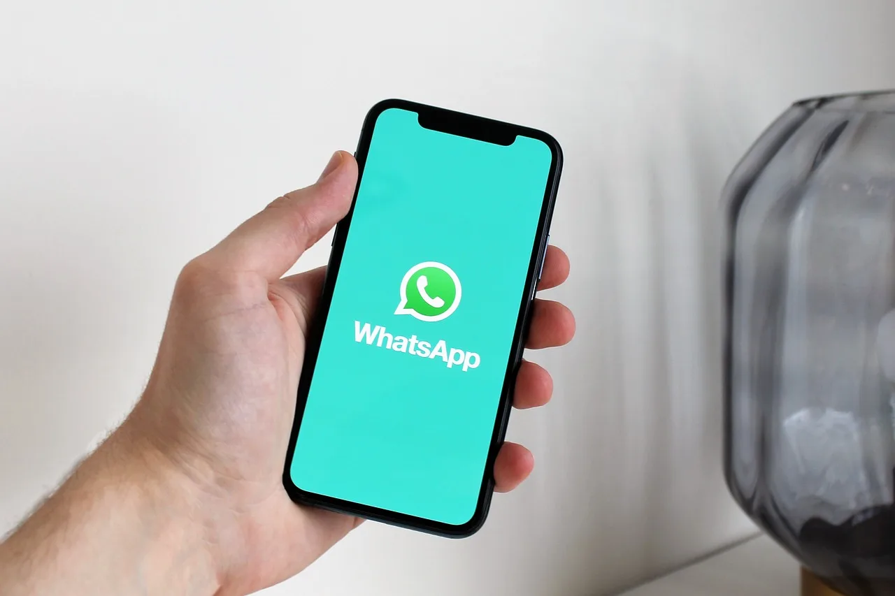 smartphone, whatsapp, app, phone, social media, technology, messaging, chat, communication, mobile, internet, digital, contact, whatsapp, whatsapp, whatsapp, whatsapp, whatsapp. Message recipient, channel, device, encryption, backup, attachment, metadata, retention, and deletion checklist
