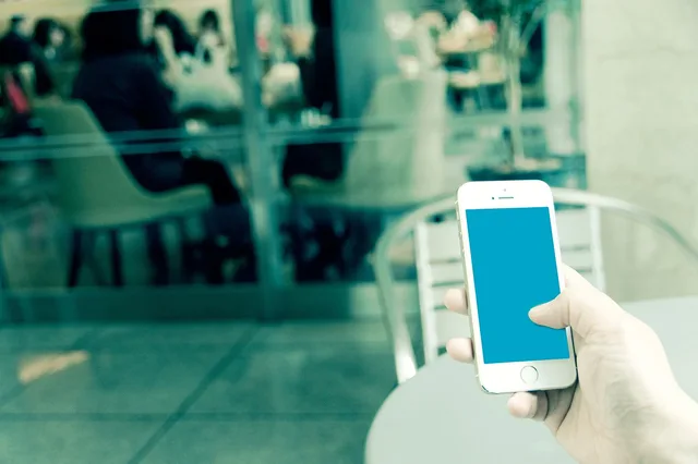 iphone, business, rest, email, notice, operation screen, net, communication, email, email, email, email, email. Private communication problems: wrong recipients, cloud backups and metadata leakage